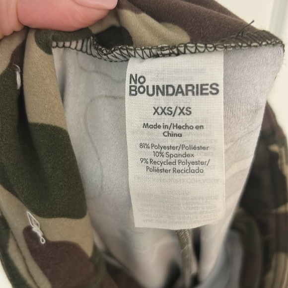 No Boundaries Camouflage Leggings size XX/XXS  Green and Brown - Picture 4 of 5
